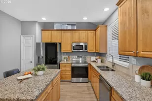 20464 Hoodview Ave, West Linn, OR 97068 - Photo 8