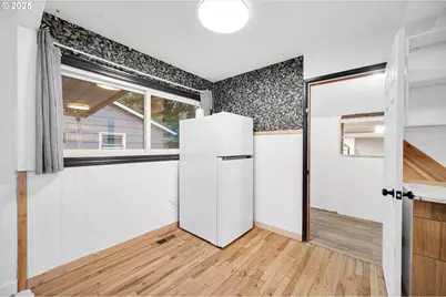 2227 SE 141st Ave, Portland, OR 97233 - Photo 8