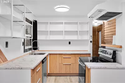 2227 SE 141st Ave, Portland, OR 97233 - Photo 10