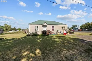 105 S Earl Ct, Stanfield, OR 97875 - Photo 2