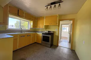 1468 SE Thompson St, Roseburg, OR 97470 - Photo 8