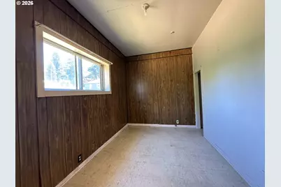 1468 SE Thompson St, Roseburg, OR 97470 - Photo 14