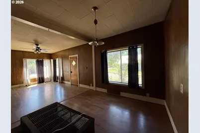 1468 SE Thompson St, Roseburg, OR 97470 - Photo 4