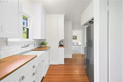 4326 SE Main St, Portland, OR 97215 - Photo 14