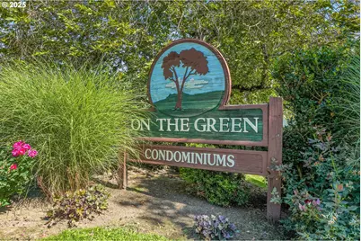 10196 SW Trapper Ter, Beaverton, OR 97008 - Photo 2