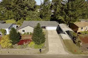 1751 Willow Loop, Florence, OR 97439 - Photo 2