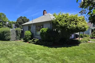 823 W 10th St, The Dalles, OR 97058 - Photo 2