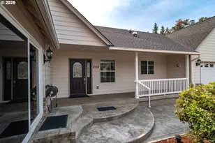 204 Rainbow Ridge Ave, Roseburg, OR 97471 - Photo 10