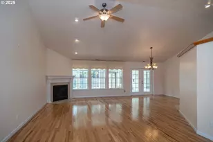 204 Rainbow Ridge Ave, Roseburg, OR 97471 - Photo 12