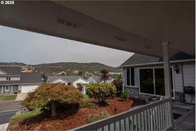 204 Rainbow Ridge Ave, Roseburg, OR 97471 - Photo 36