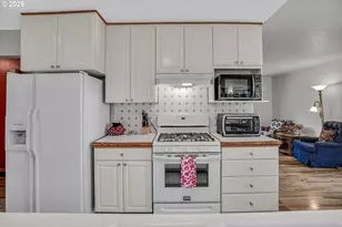 4892 SE Fieldcrest Dr, Milwaukie, OR 97222 - Photo 16