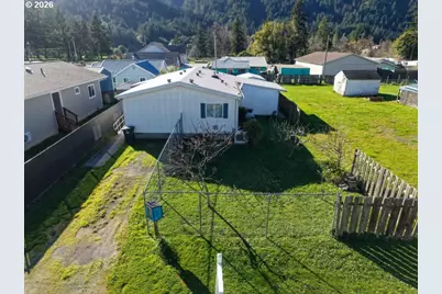 631 2nd Ave, Powers, OR 97466 - Photo 2