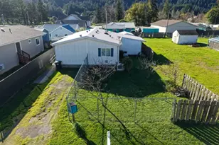 631 2nd Ave, Powers, OR 97466 - Photo 2