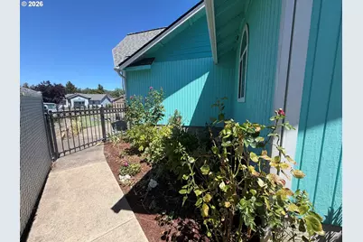 1665 NW Jennifer Ct, Roseburg, OR 97471 - Photo 36
