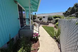 1665 NW Jennifer Ct, Roseburg, OR 97471 - Photo 2
