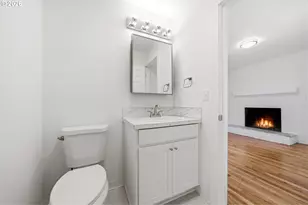 12125 SW Lynnridge Ave, Portland, OR 97225 - Photo 10
