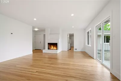 12125 SW Lynnridge Ave, Portland, OR 97225 - Photo 6
