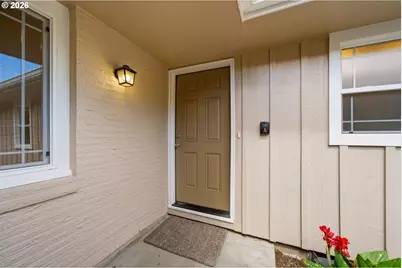 12125 SW Lynnridge Ave, Portland, OR 97225 - Photo 4