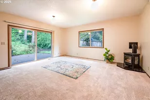 4495 Pinecrest Dr, Eugene, OR 97405 - Photo 10