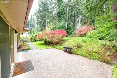 4495 Pinecrest Dr, Eugene, OR 97405 - Photo 44