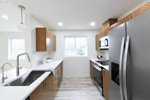 10734 NE Holly St, Hillsboro, OR 97006 - Photo 8