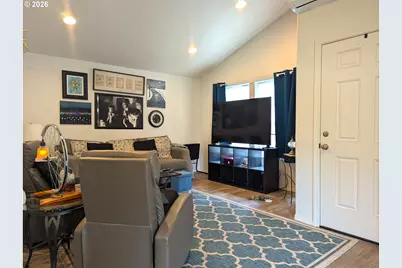 76442 Laurel St, Oakridge, OR 97463 - Photo 6
