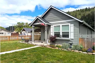76442 Laurel St, Oakridge, OR 97463 - Photo 2