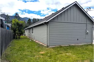 76442 Laurel St, Oakridge, OR 97463 - Photo 28