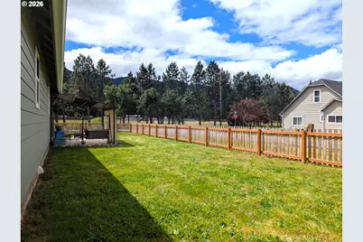 76442 Laurel St, Oakridge, OR 97463 - Photo 30