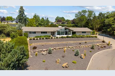 1041 NW 12th Dr, Pendleton, OR 97801 - Photo 2