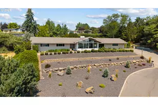 1041 NW 12th Dr, Pendleton, OR 97801 - Photo 2