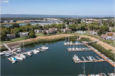 634 N Hayden Bay Dr, Portland, OR 97217 - Photo 32