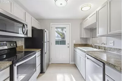 2501 E 2nd St #6, Newberg, OR 97132 - Photo 8