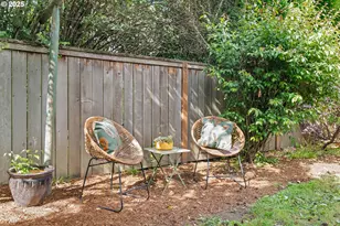 2825 SE Hawthorne Blvd, Portland, OR 97214 - Photo 44