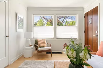 2825 SE Hawthorne Blvd, Portland, OR 97214 - Photo 6