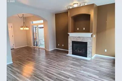 667 SE 5th Ave, Hillsboro, OR 97123 - Photo 2