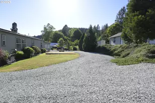 22282 Tiller Trail Hwy, Days Creek, OR 97429 - Photo 38