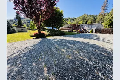 22282 Tiller Trail Hwy, Days Creek, OR 97429 - Photo 34