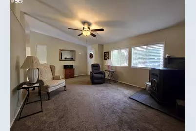521 Central Ave, South Bend, WA 98586 - Photo 2
