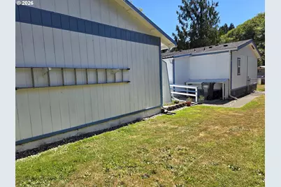 521 Central Ave, South Bend, WA 98586 - Photo 16
