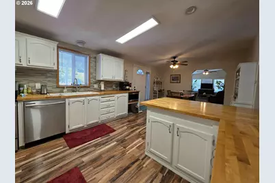 521 Central Ave, South Bend, WA 98586 - Photo 10