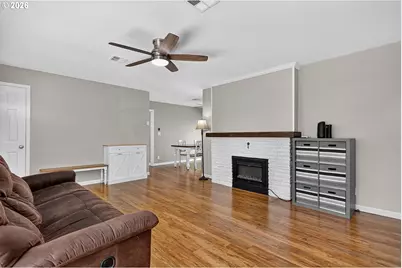727 E 20th St, The Dalles, OR 97058 - Photo 6