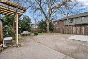 1826 Mill St, Eugene, OR 97401 - Photo 2