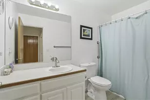 858 SW 24th St, Troutdale, OR 97060 - Photo 22