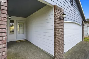 858 SW 24th St, Troutdale, OR 97060 - Photo 4