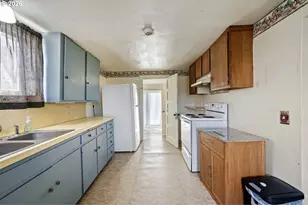 860 Burton St, Harrisburg, OR 97446 - Photo 6