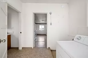 860 Burton St, Harrisburg, OR 97446 - Photo 10