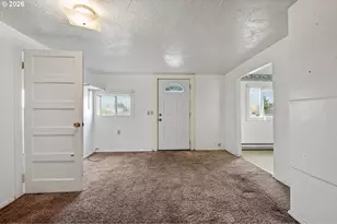 860 Burton St, Harrisburg, OR 97446 - Photo 2