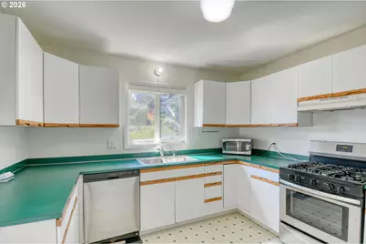 812 NW 11th St, Pendleton, OR 97801 - Photo 10