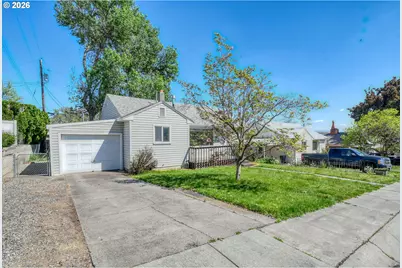 812 NW 11th St, Pendleton, OR 97801 - Photo 2